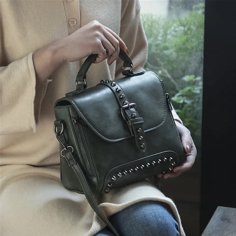 Cartera Taches Verde REF. 3677