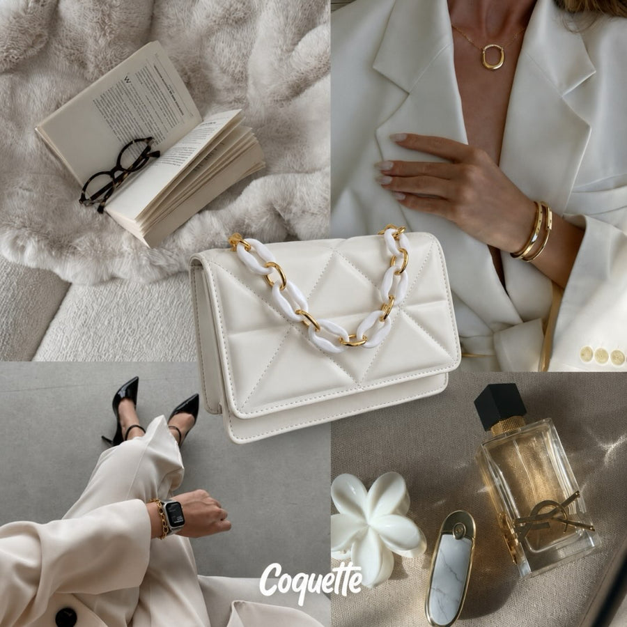Bolso blanco acolchado con cadena, de Coquette