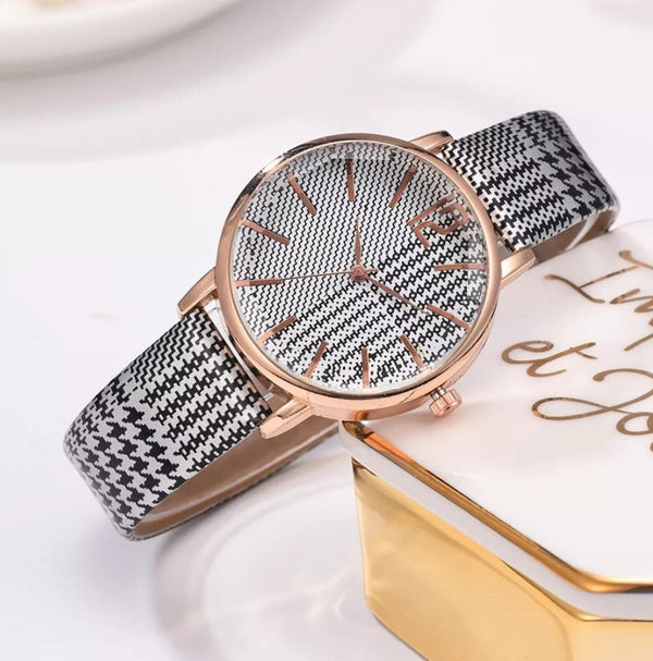 Reloj Danna Blanco y Negro REF. 5211
